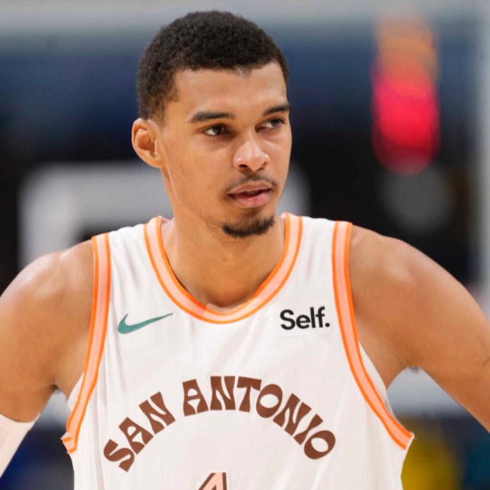 活塞力克马刺，结束连败