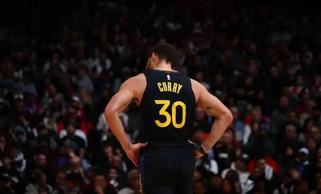 爵士客场击败勇士，迅速崛起