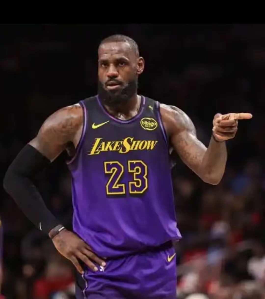 湖人遭厄运连败，詹皇表现无奈