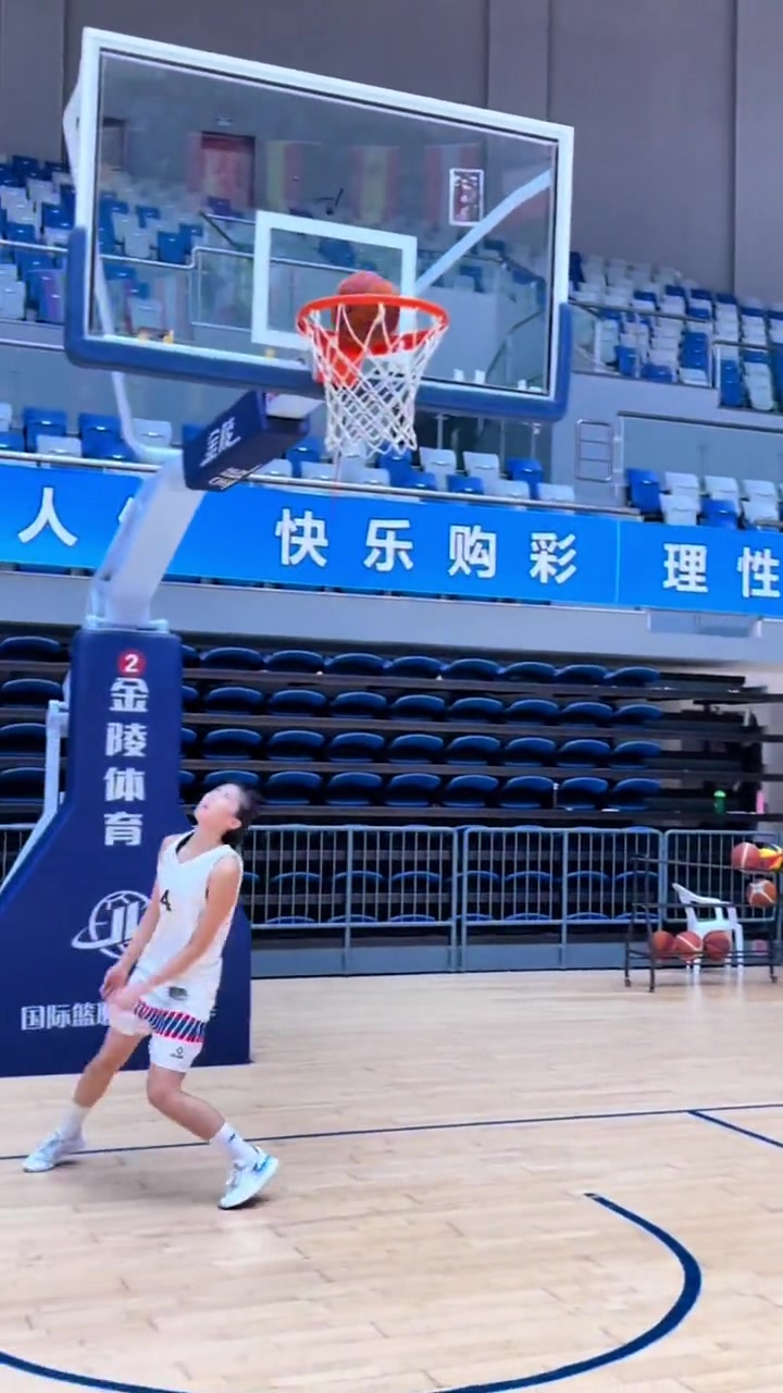 关于球员飒爽英姿，奥运篮球比赛荣耀上演的信息