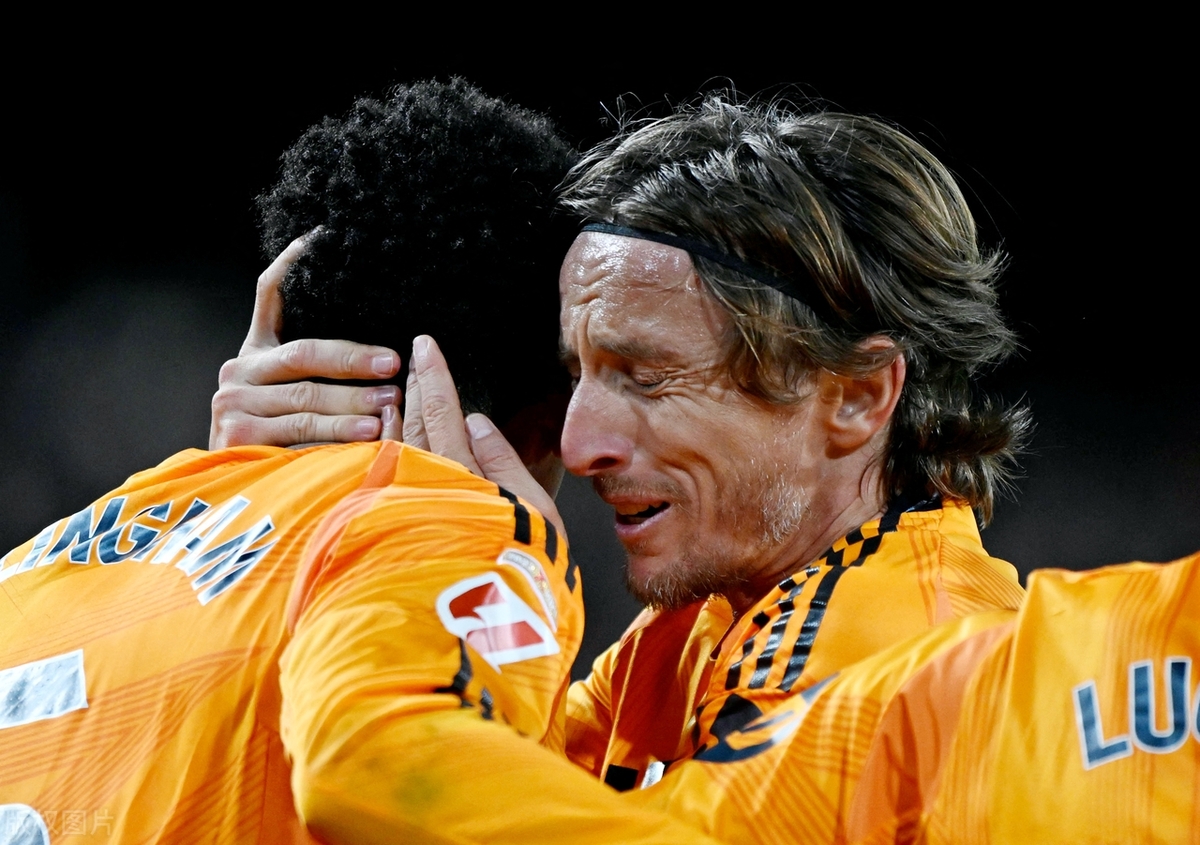 包含梅西双响,巴萨主场击溃瓦伦西亚的词条 包含梅西双响,巴萨主场击溃瓦伦西亚的词条