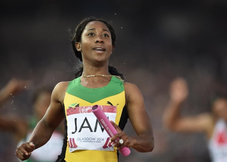 关于牙买加选手在短跑比赛中轻松夺冠的信息
