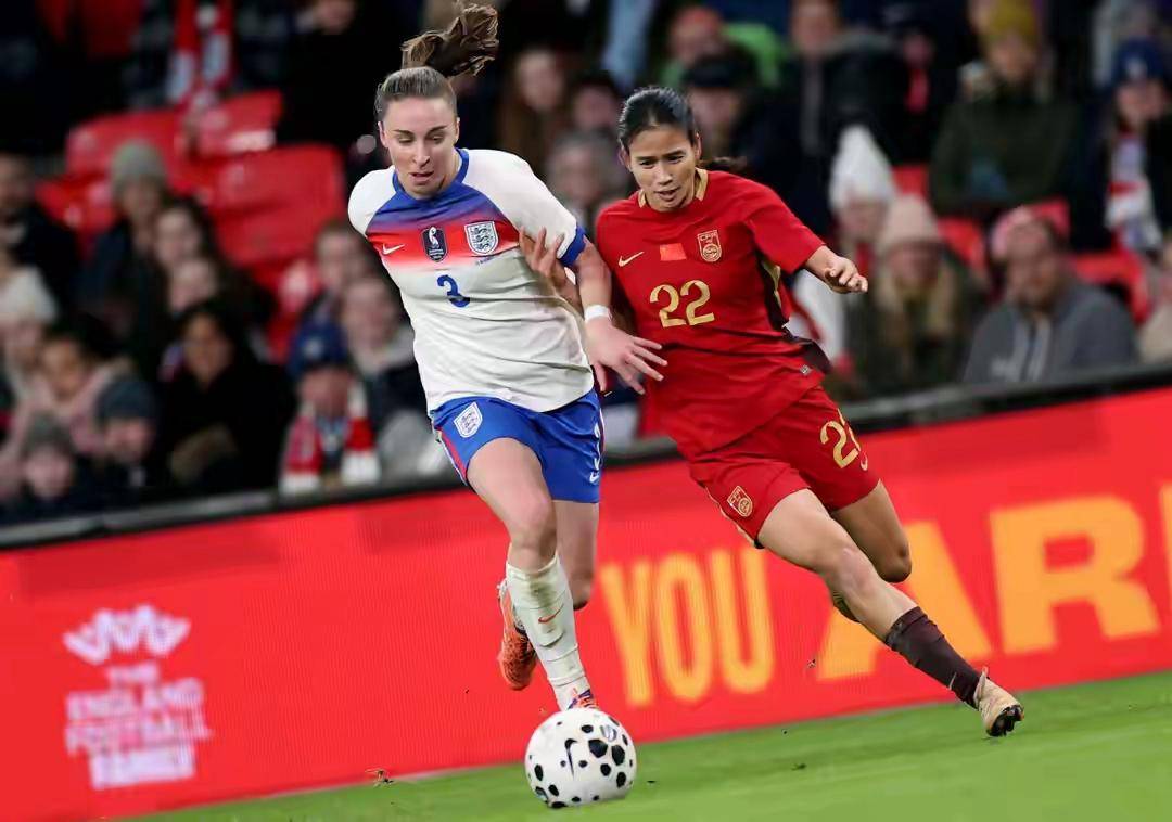 英格兰女足传奇球员主持全明星慈善赛的简单介绍