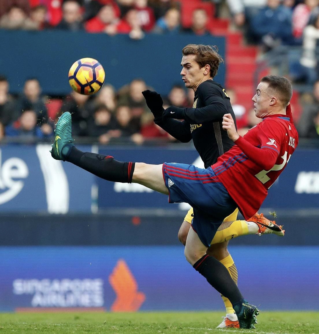 奥萨苏纳主场爆冷，逼平排名前四