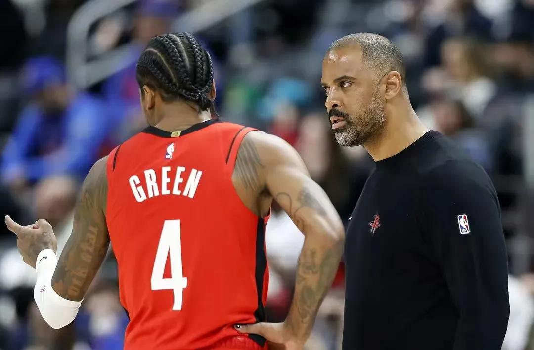 火箭逆袭骑士，客场主场再获胜利